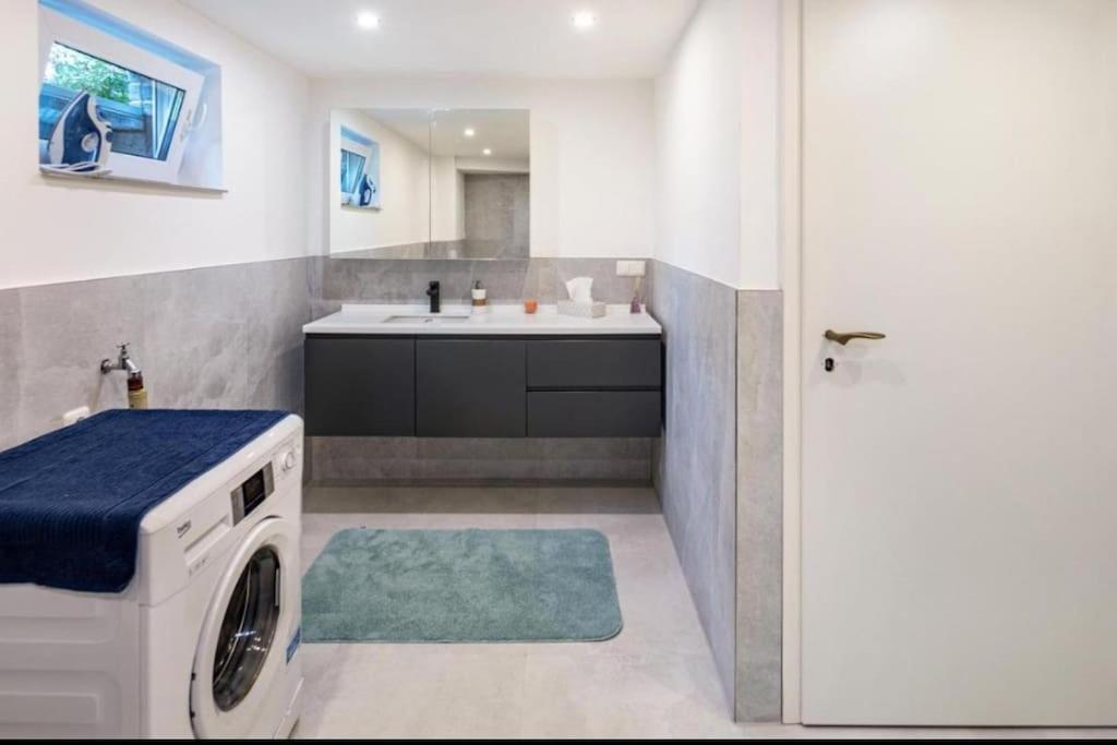 Cityloft Kassel 1 - Zentrale Unterkunft Fuer Gruppen Bis 7 Personen - Parkplatz - Netflix 外观 照片